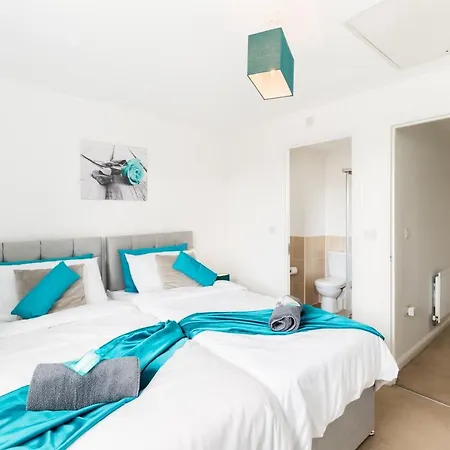 Spacious Group House For Medical Staff, Contractors & Families - Ensuites & Parking By Dreamypads Prázdninový dům Bristol