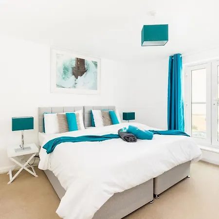 Spacious Group House For Medical Staff, Contractors & Families - Ensuites & Parking By Dreamypads Prázdninový dům Bristol