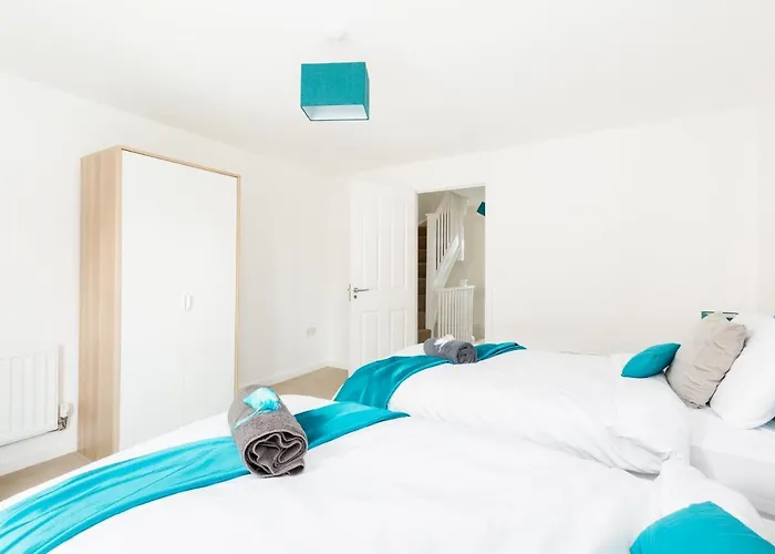 Spacious Group House For Medical Staff, Contractors & Families - Ensuites, Parking & Netflix By Dreamypads Hébergement de vacances *