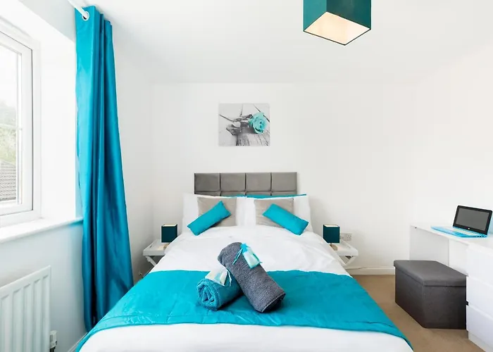 Spacious Group House For Medical Staff, Contractors & Families - Ensuites, Parking & Netflix By Dreamypads Bristol