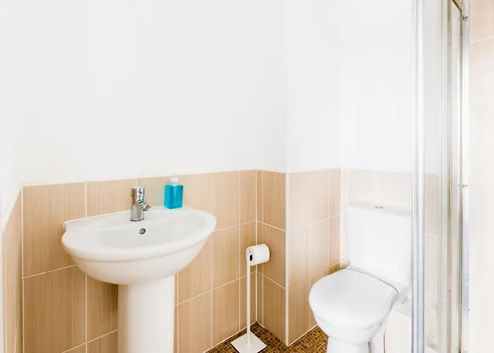 Prázdninový dům Spacious Group House For Medical Staff, Contractors & Families - Ensuites, Parking & Netflix By Dreamypads Bristol