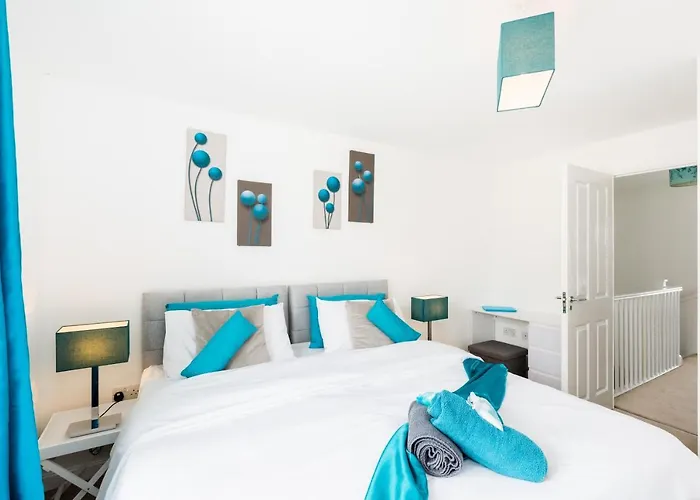 Spacious Group House For Medical Staff, Contractors & Families - Ensuites, Parking & Netflix By Dreamypads Hébergement de vacances