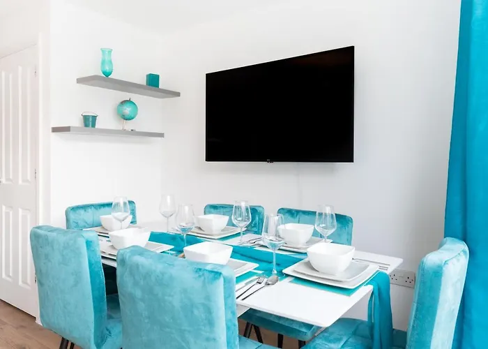 Spacious Group House For Medical Staff, Contractors & Families - Ensuites, Parking & Netflix By Dreamypads Bristol