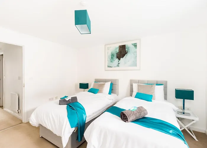 Spacious Group House For Medical Staff, Contractors & Families - Ensuites, Parking & Netflix By Dreamypads Hébergement de vacances Bristol