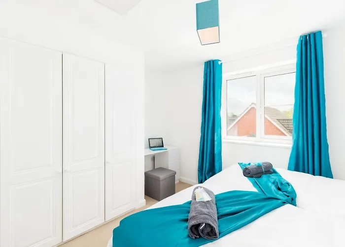 Spacious Group House For Medical Staff, Contractors & Families - Ensuites, Parking & Netflix By Dreamypads ブリストル