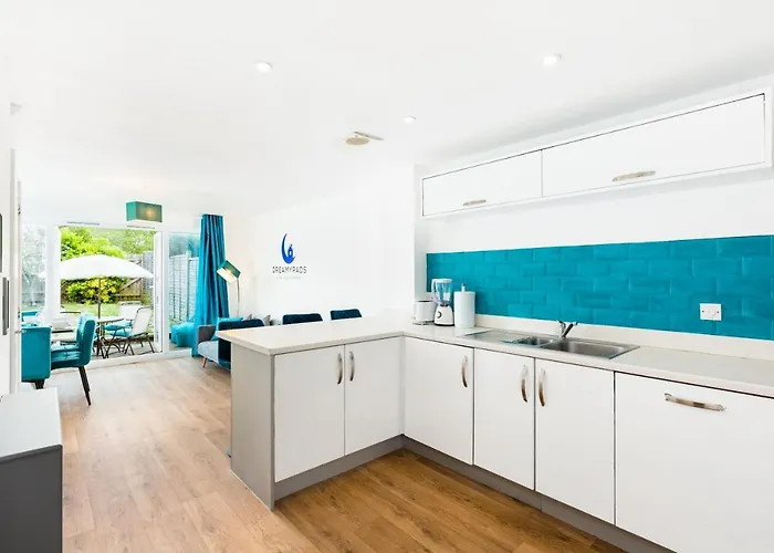 別荘 Spacious Group House For Medical Staff, Contractors & Families - Ensuites, Parking & Netflix By Dreamypads ブリストル