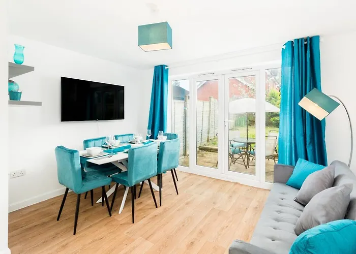 別荘 Spacious Group House For Medical Staff, Contractors & Families - Ensuites, Parking & Netflix By Dreamypads *