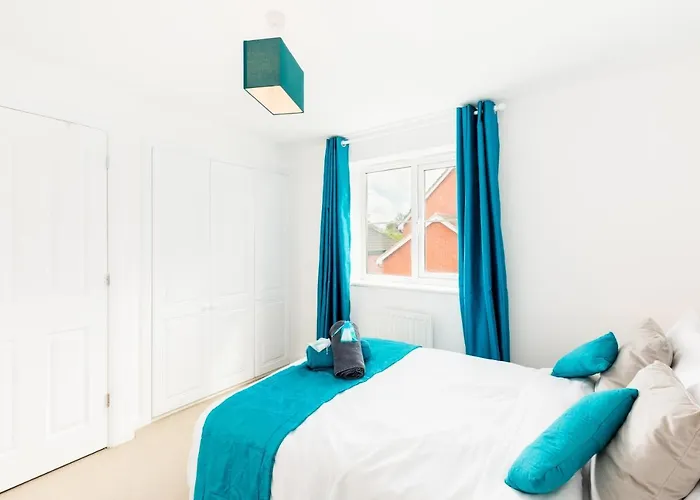 Spacious Group House For Medical Staff, Contractors & Families - Ensuites, Parking & Netflix By Dreamypads ブリストル